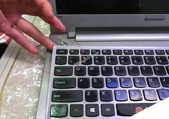 联想笔记本怎么换键盘？联想Z500笔记本拆解更换键盘图文教程