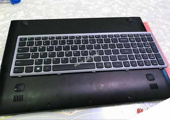 联想笔记本怎么换键盘？联想Z500笔记本拆解更换键盘图文教程