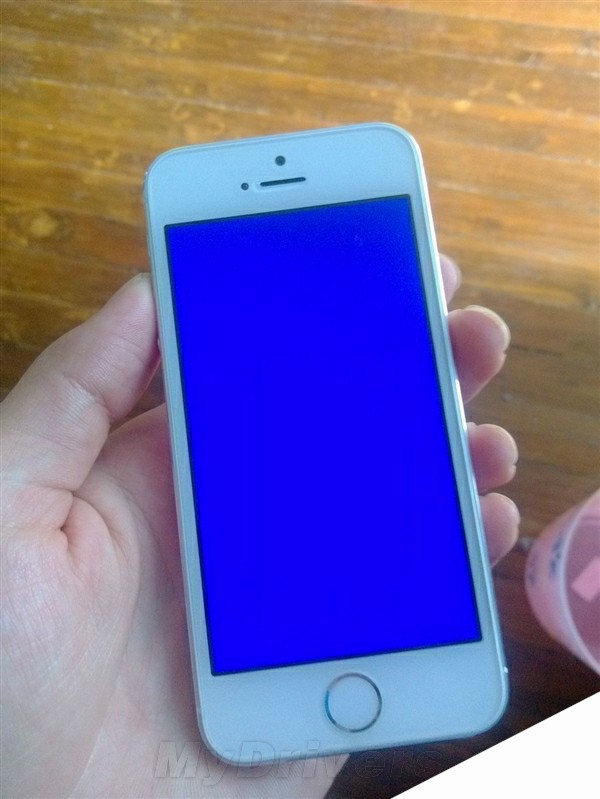 果粉郁闷：iPhone 5S、6、6 Plus疯狂蓝屏
