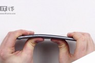 苹果遇弯曲门 到底有多容易弯?iPhone6 Plus的弯曲测试视频