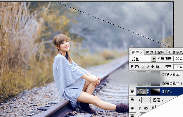 Photoshop为铁轨上的人物加上秋季淡冷色效果教程