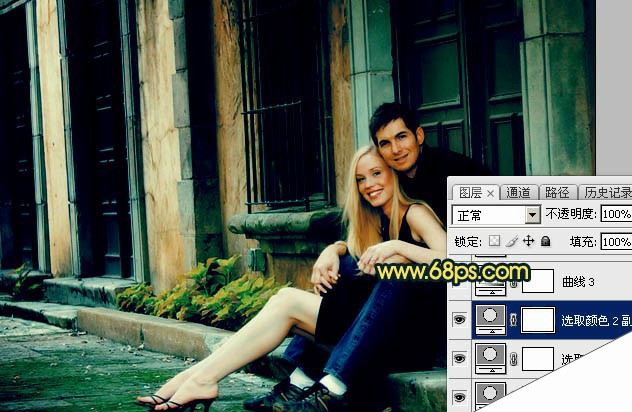 Photoshop调出欧美暗青色建筑边的情侣图片