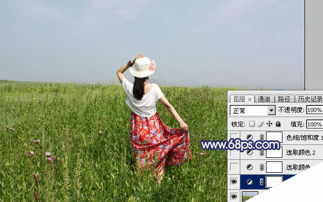 Photoshop将荒草中的美女加上清新的韩系秋季色