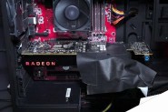AMD自曝VEGA显卡完胜GTX 1080上机实拍:双槽设计、风冷
