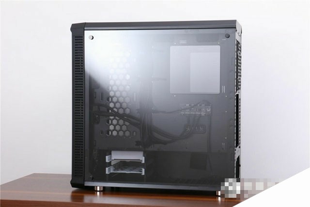 全侧透DIY装机实录 i7-7700K配RX580组装电脑教程